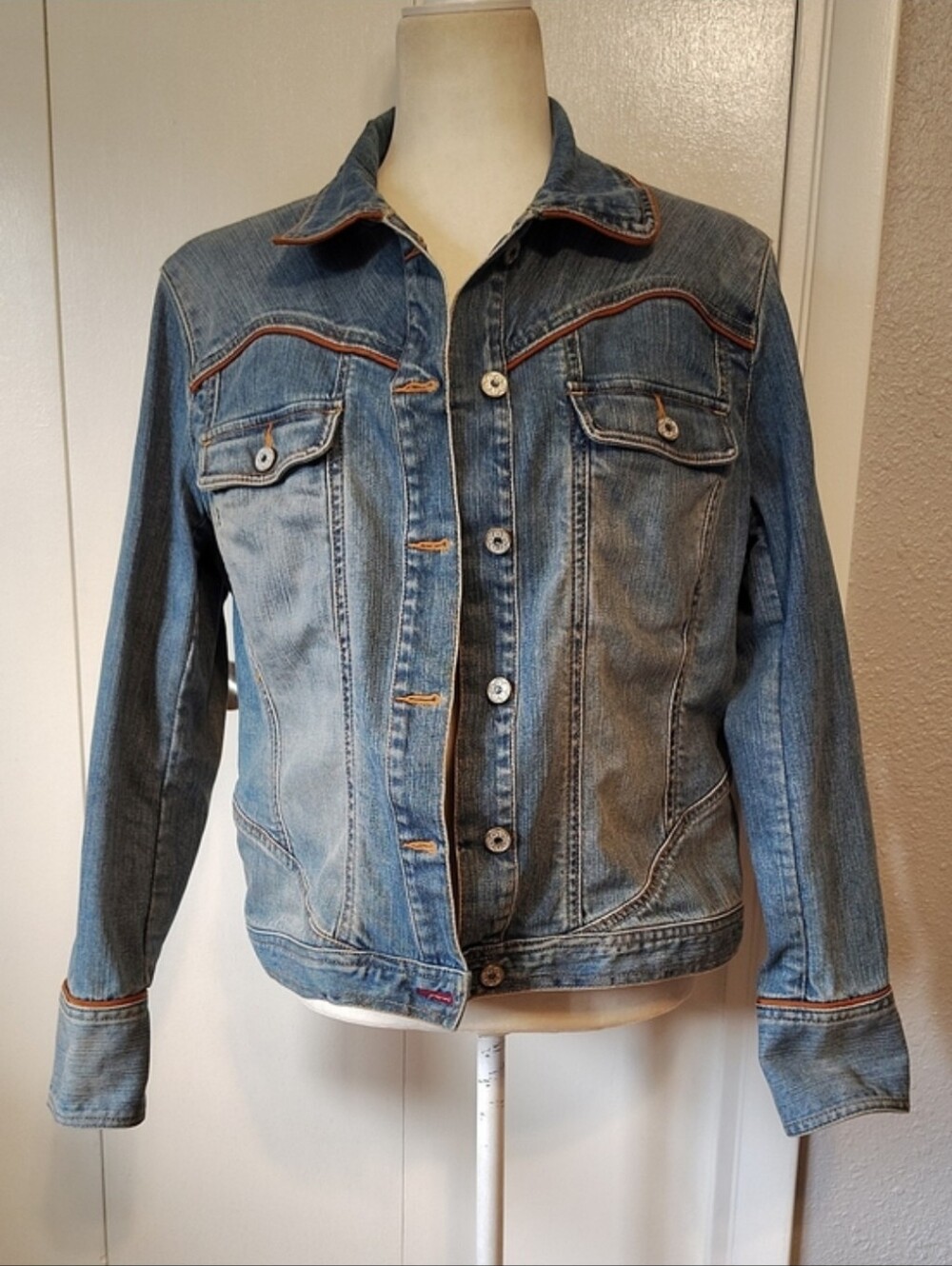 Indigo Palms women's light-wash denim jean jacket - Large - Picture 2 of 8
